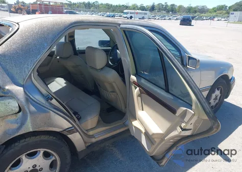 1997 Mercedes-Benz C 230 z USA, uszkodzony, nr VIN WDBHA23E8VA493428